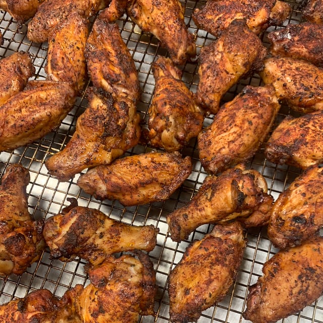 12 Smoked Wings.