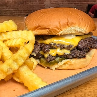 Lunch 1/4lb Burger